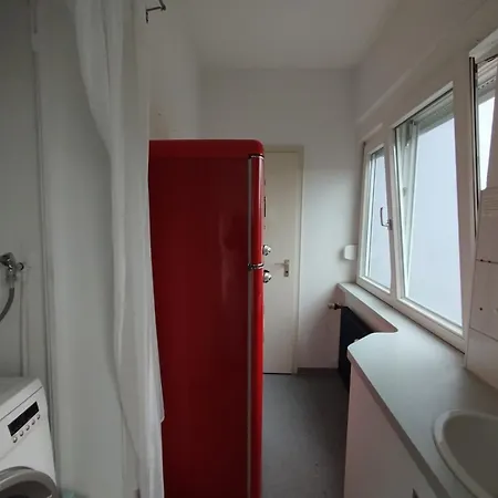 Privatunterkunft Private In Stuttgart, Wifi &tv Stuttgart
